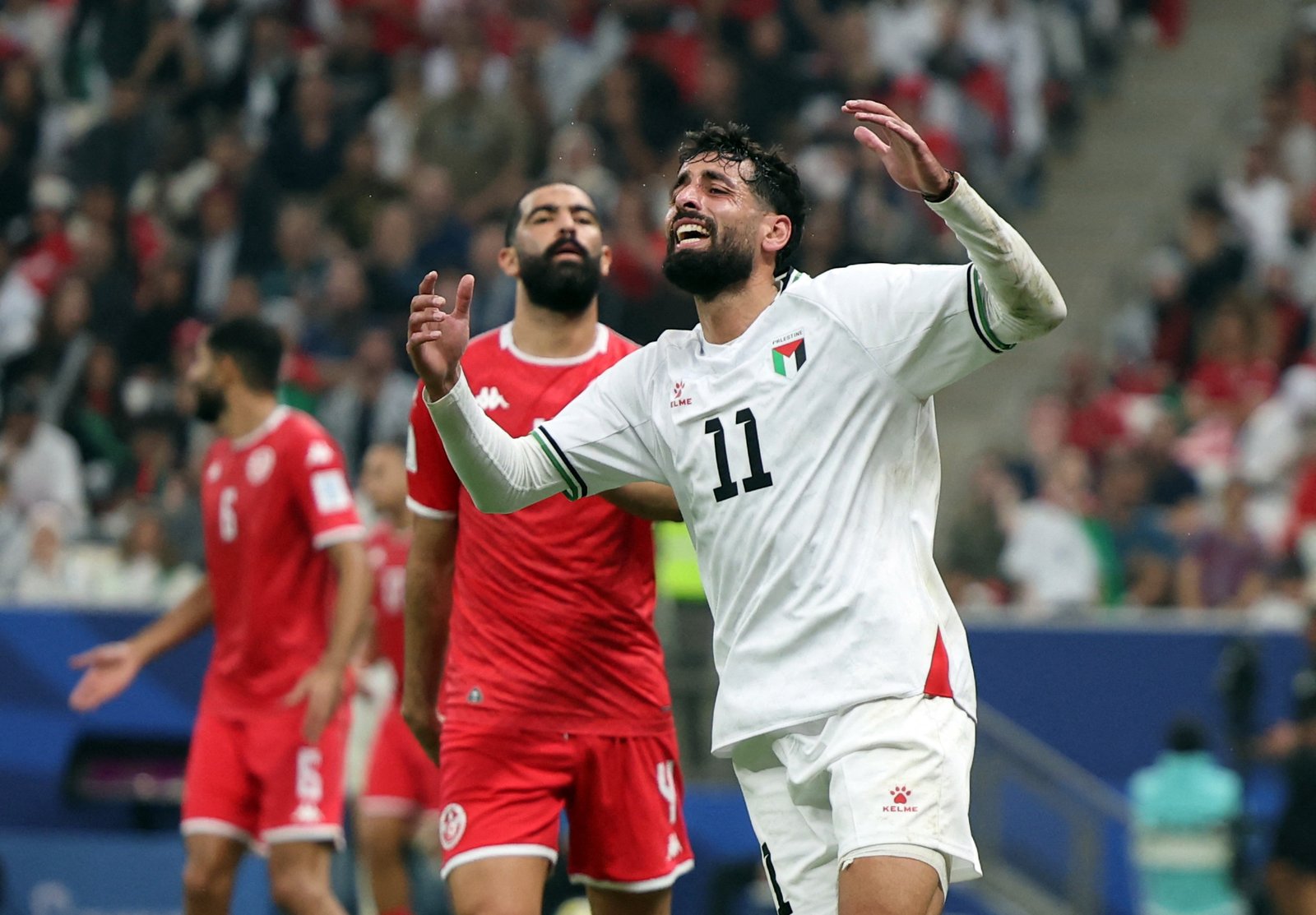 منتخبنا "الفدائي" يتالق باقتناص تعادل قاتل من تونس في كأس العرب